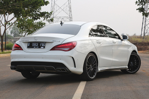 Mercedes-Benz CLA 45 AMG 4MATIC