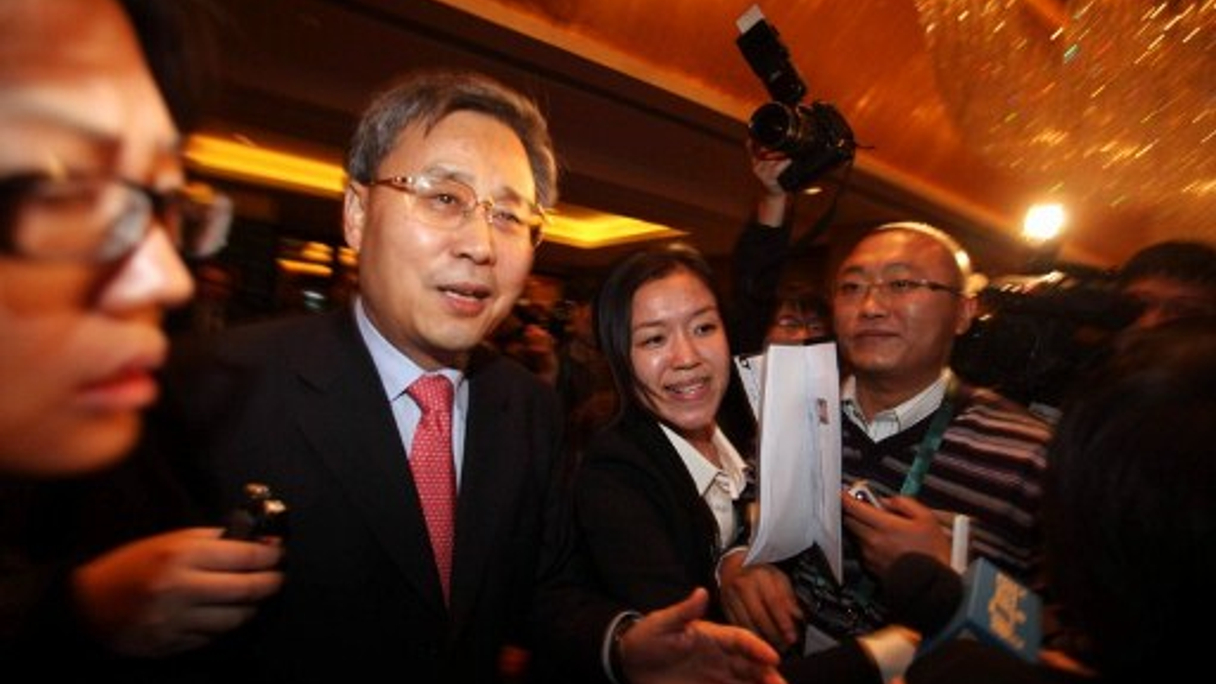 <div style="text-align: left;">
CSRC chairman Guo Shuqing wants to crack down on insider trading, but does he have the power to do so?
</div>