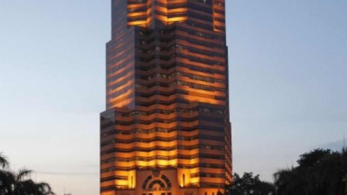 <div style="text-align: left;">
The Public Bank building in Kuala Lumpur (Photononstop) </div>