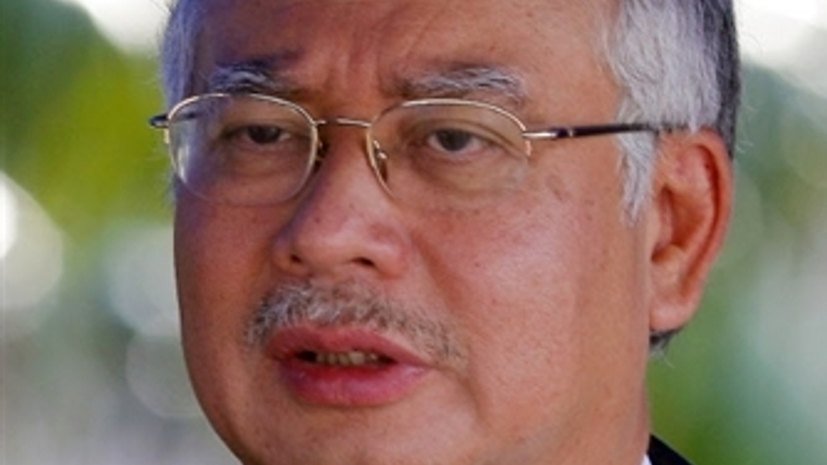 Malaysia's prime minister reaches out to investors