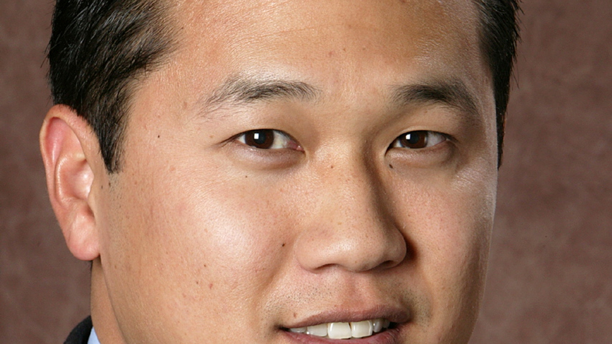 Aberdeen hires Russell salesman for Korea