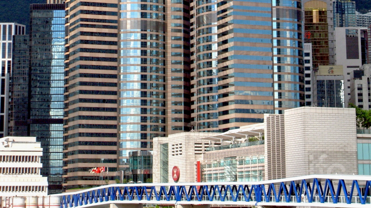 Edmond de Rothschild adds six private bankers