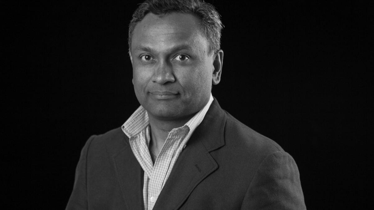 Sparks fly in economic divergence debate