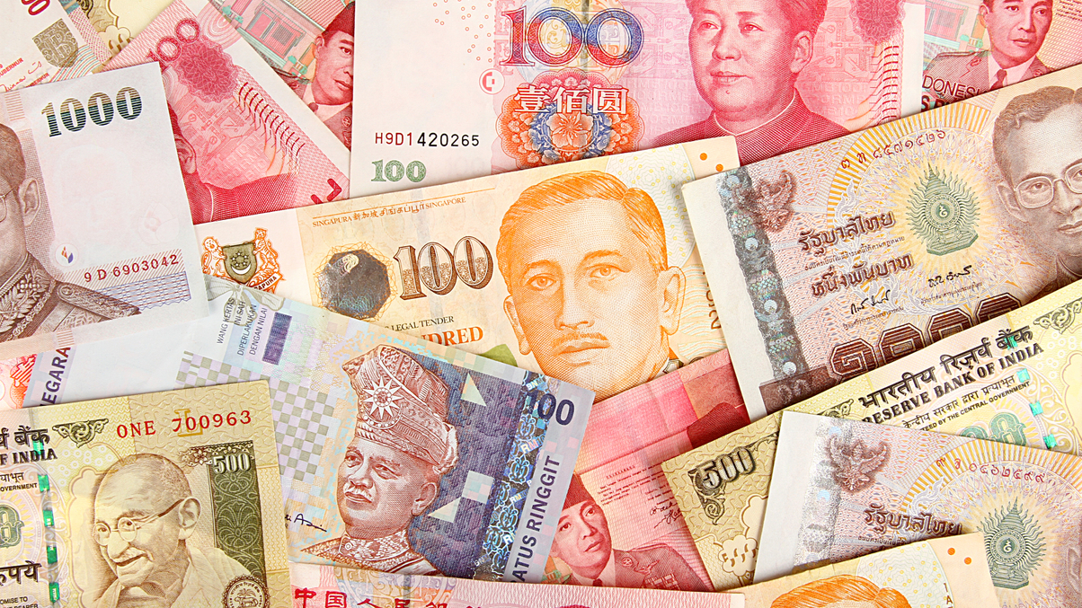 Hedge funds re-evaluate strategies amid RMB slide