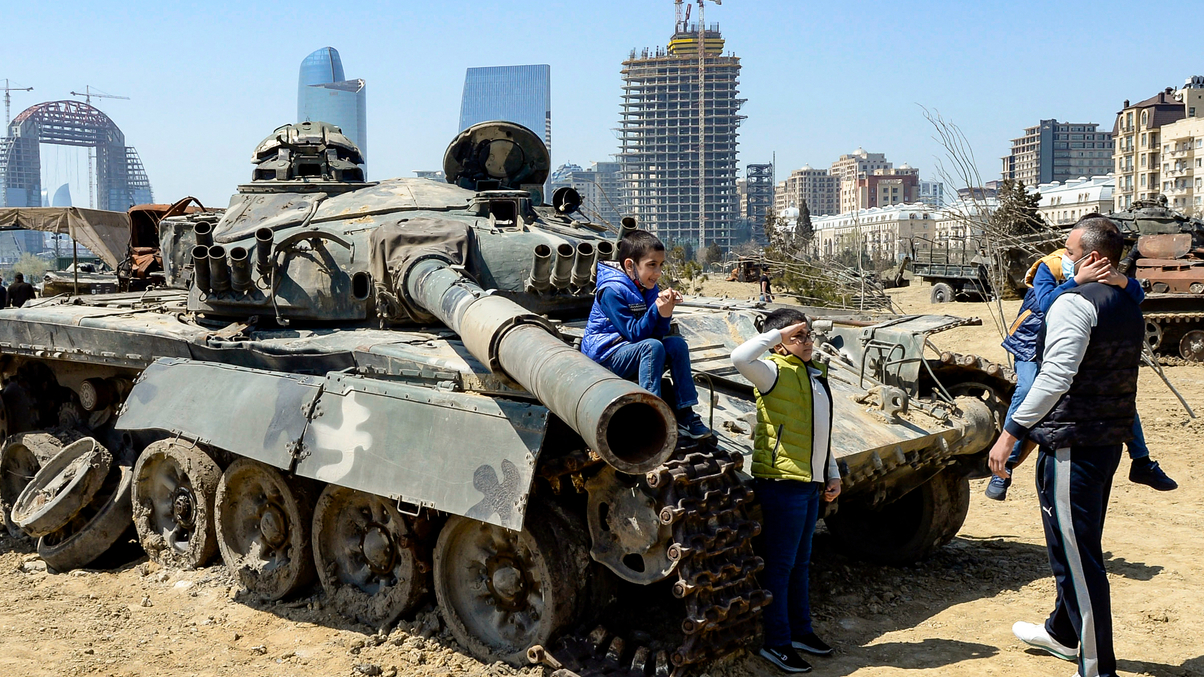 Azerbaijan state fund takes uncertain aim at energy transition