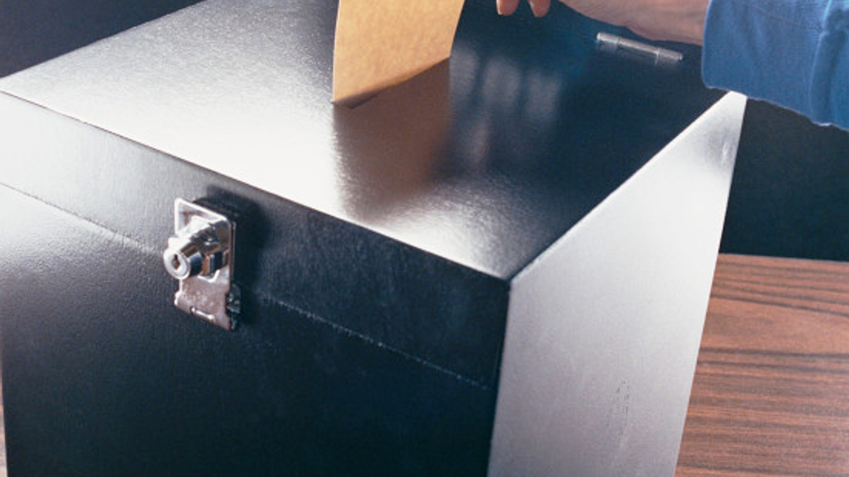 Hedge funds lose board bid at Macquarie infra fund