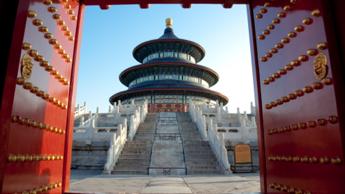 China careering towards a credit crisis, panellists warn