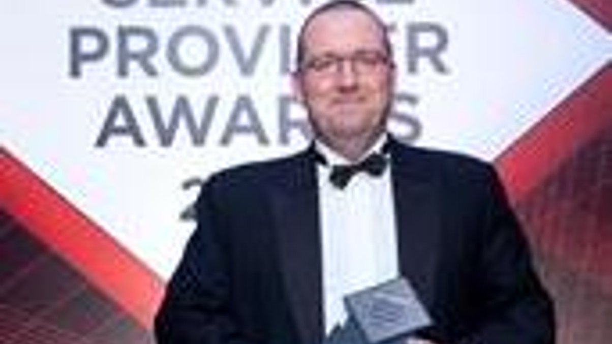 UBS to enter asset services, hires HSBC’s Lunn