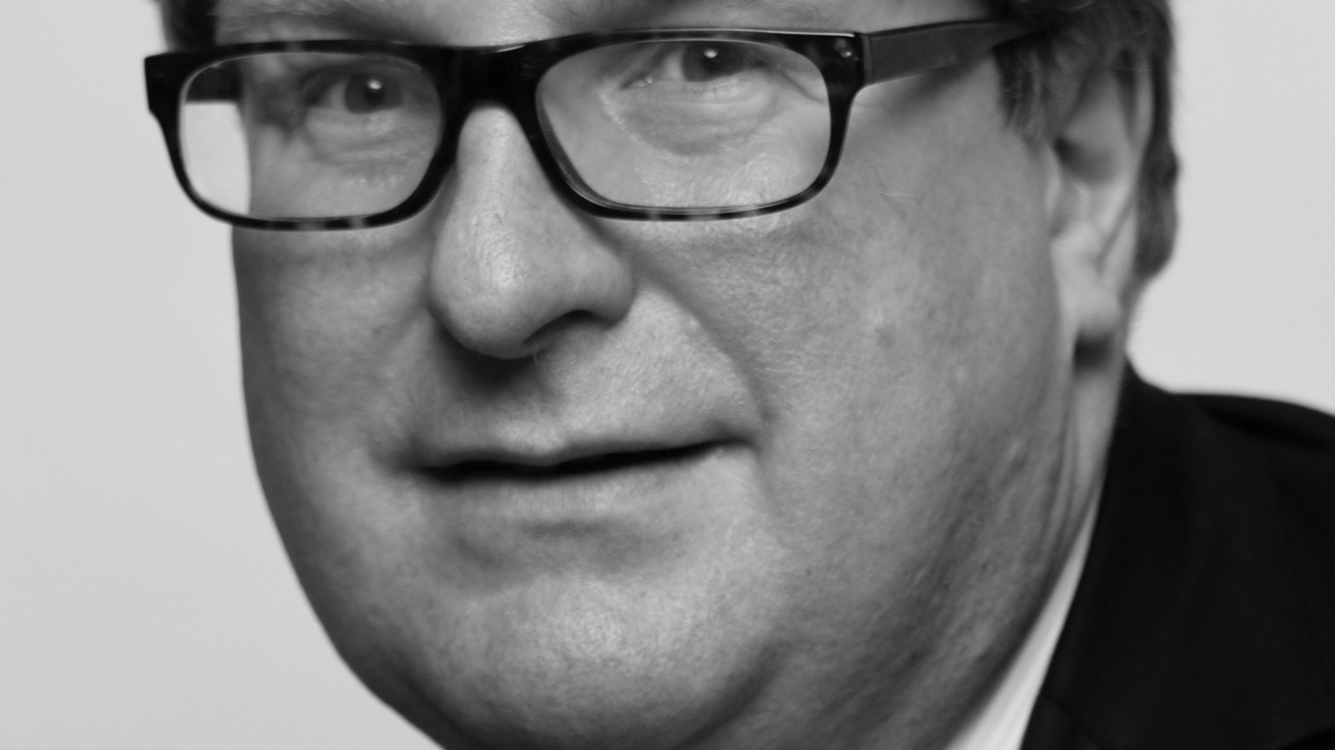 Odey tips RMB drop, says short global stocks