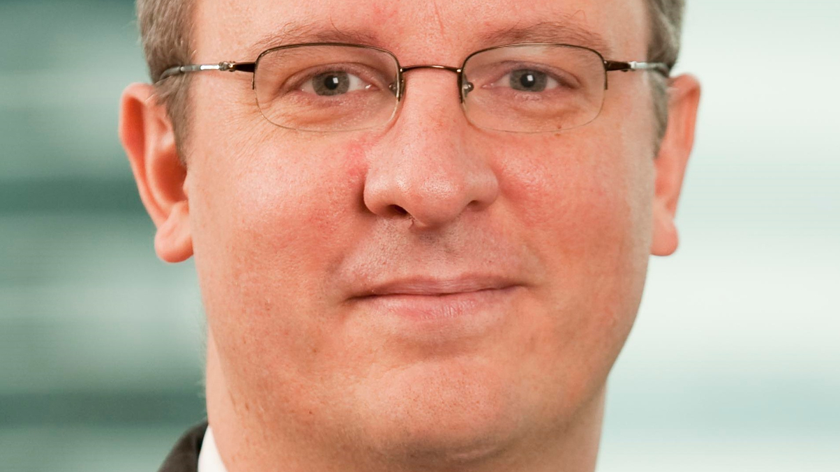 Firms prioritise hedge funds, SWFs on investor target lists