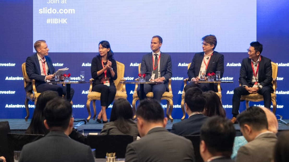 Insurers warm to high interest rates amid market volatility