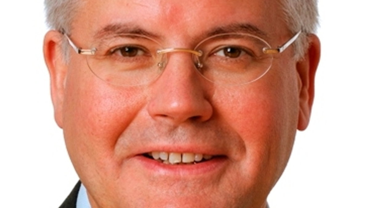 Flows to equities and hedge funds likely to rise