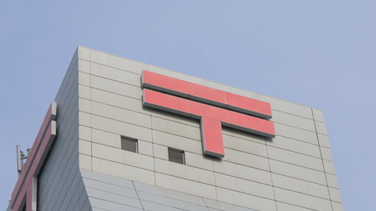 Japan Post Bank steps up alts push, outlines plans