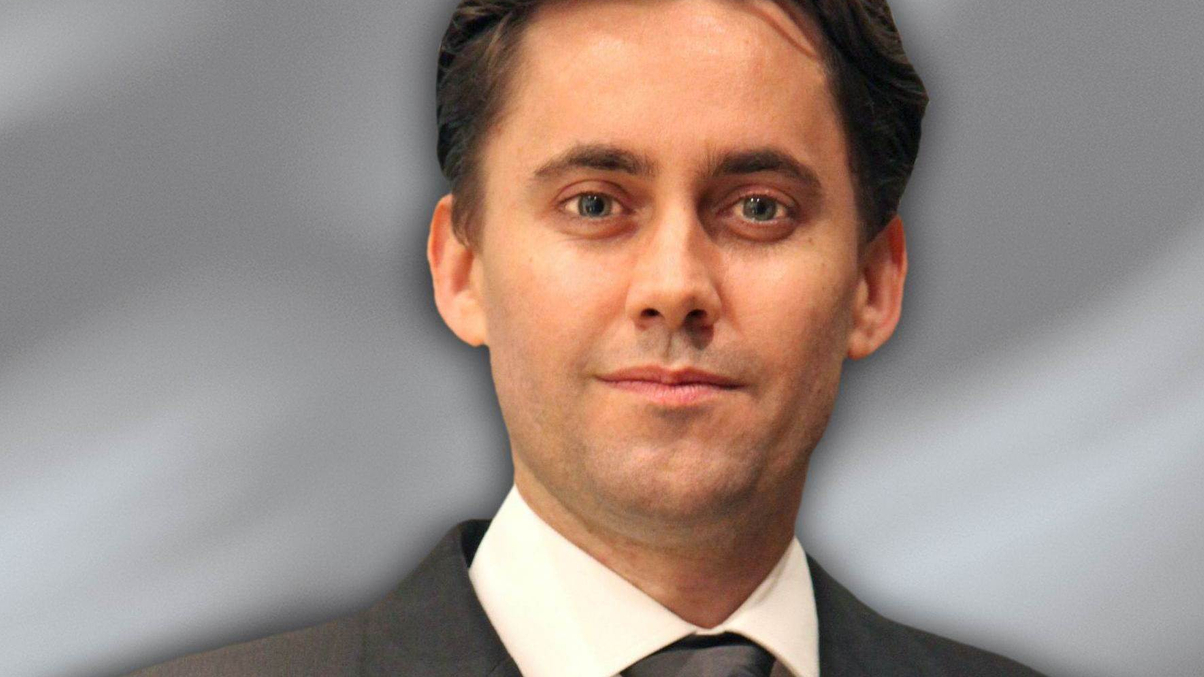 Buy Asian stocks but brace for turbulence, say PMs