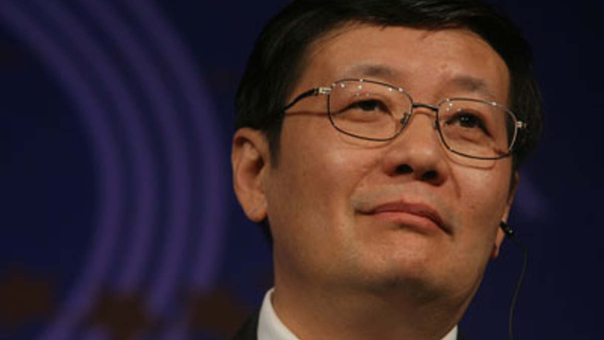 CIC eyes real assets, flags global risks