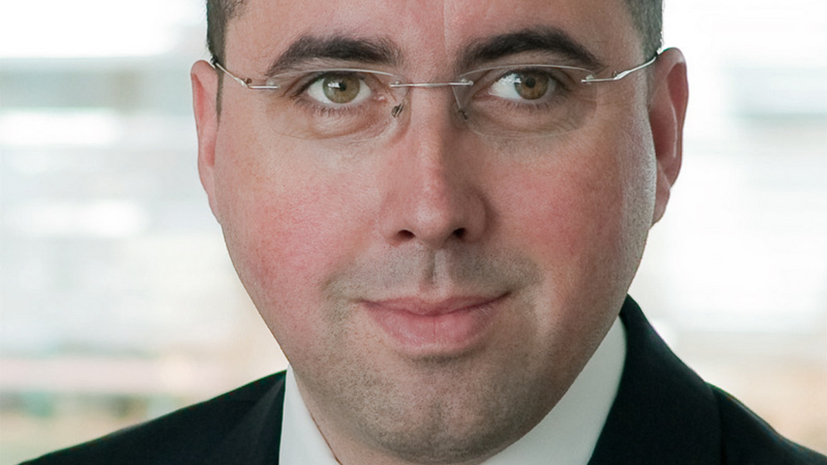 Be aggressive, use risk overlay: AllianzGI