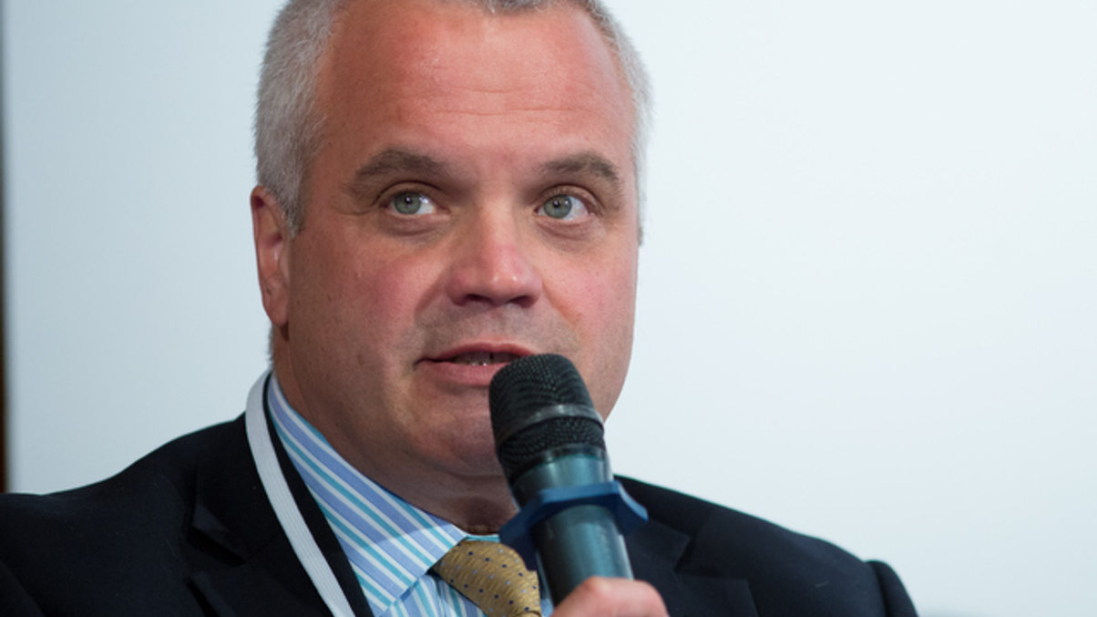 Digital disruption to threaten bank sales model