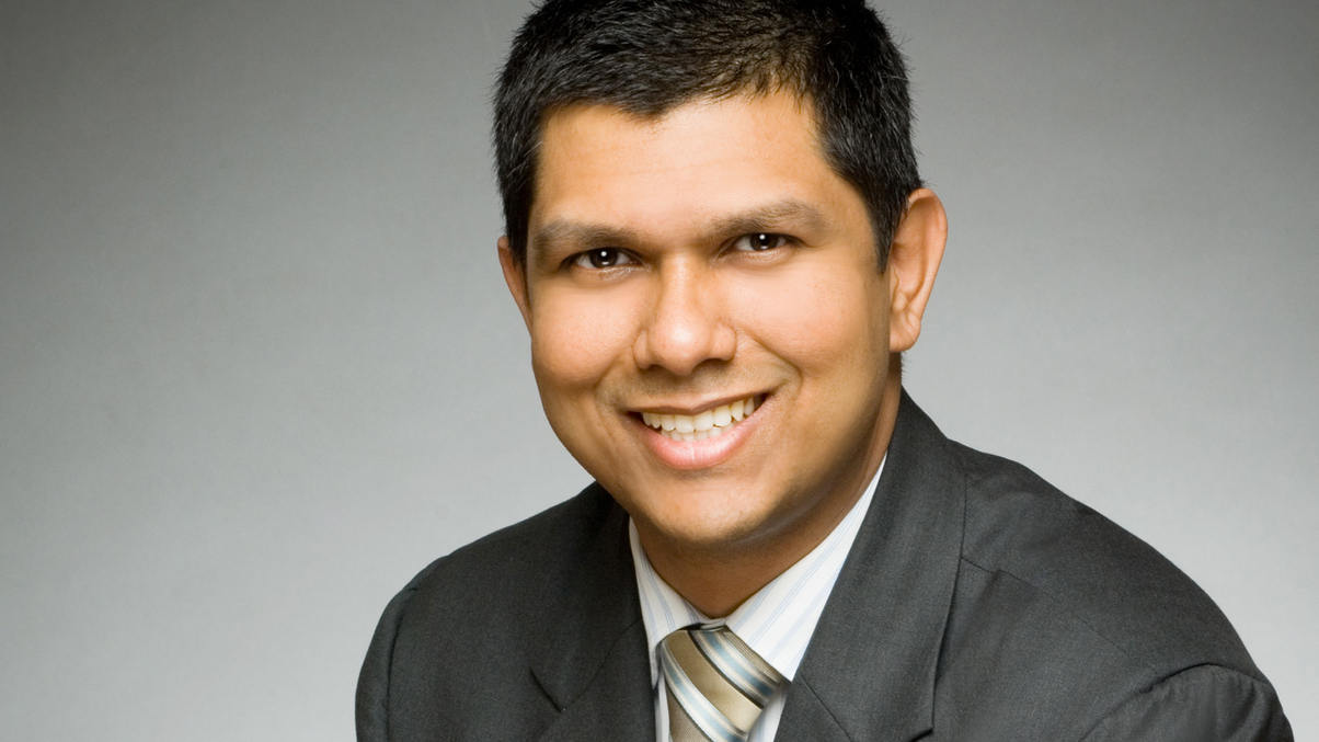 Singapore IFAs shifting from commission model