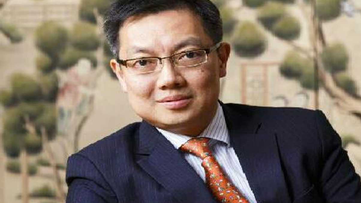 Coutts loses senior duo as it seeks buyer