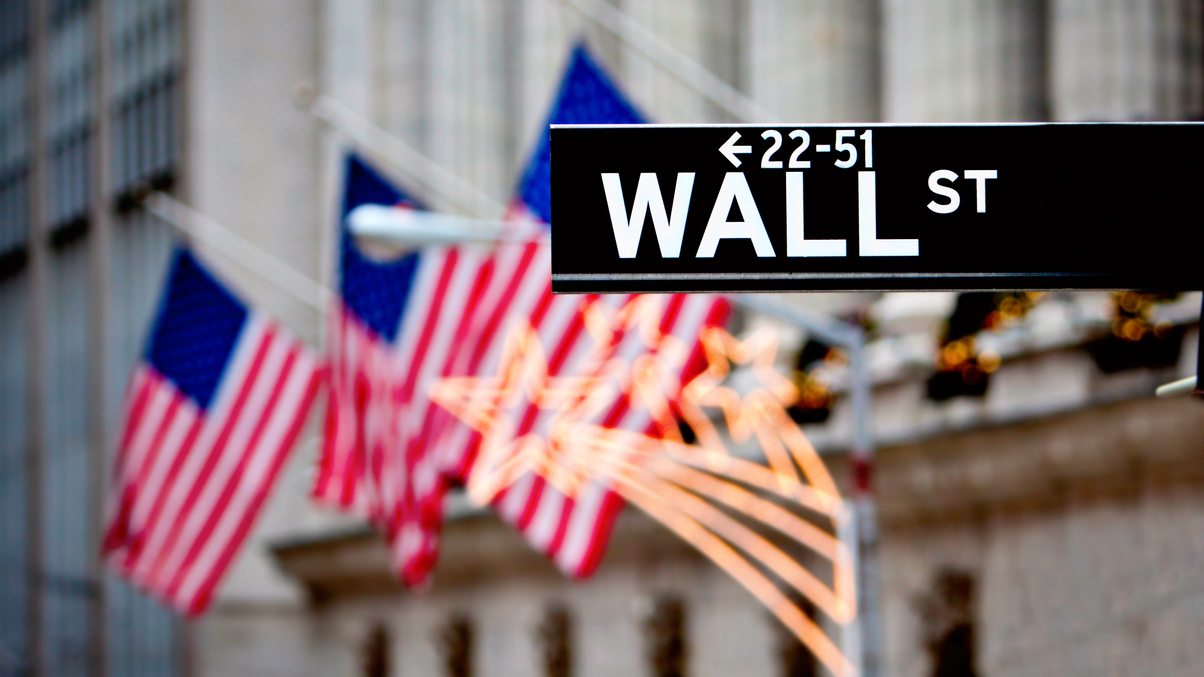 Strong dollar fuels fears over US equities