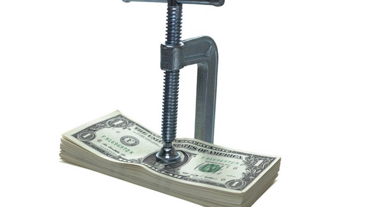 More investors picking managers based on cost