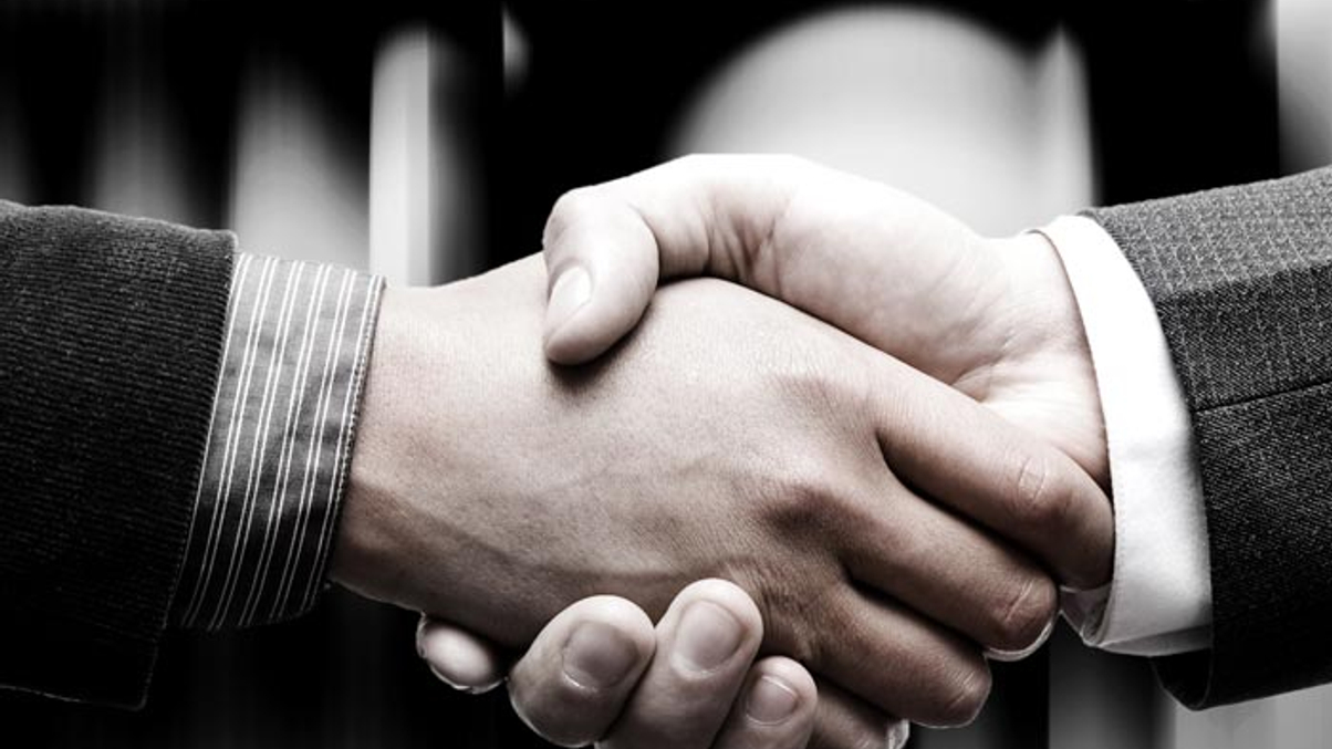 Signet sees off Asia head, seeks business tie-up