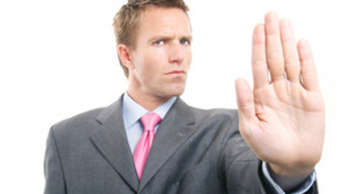 Private banks still shunning passive funds