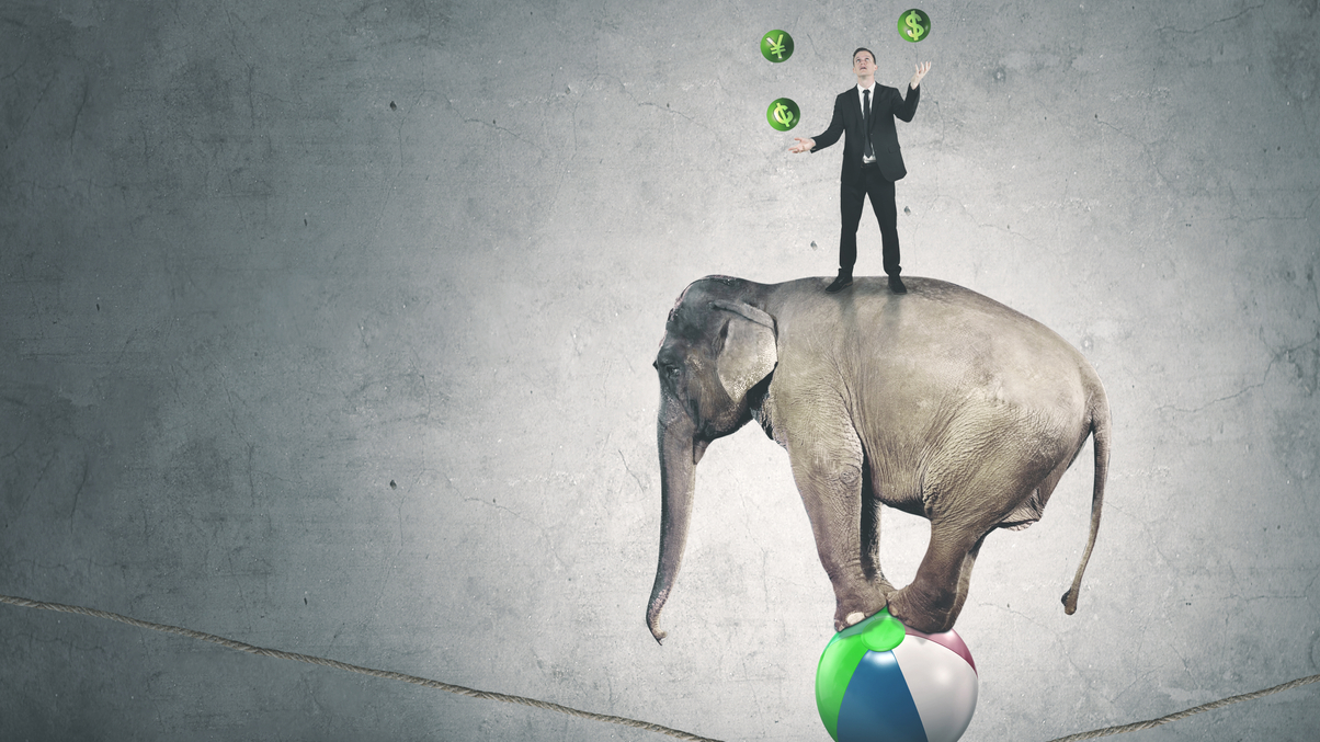 Central banks torn between return and liquidity objectives