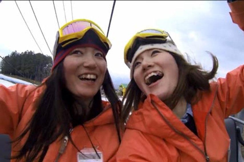 P G Blue Boxes Bring Positive Change To Ordinary Japanese The Work Campaign Asia
