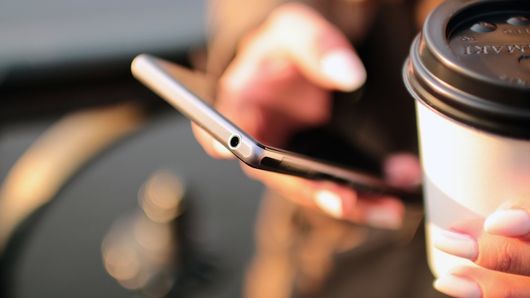 Banks eye smartphone as the new treasury frontier Banks eye smartphone as the new treasury frontier