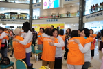 Hugging event communicates ...