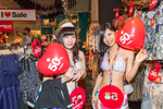 Desigual holds seminaked ...