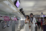 Photos: Couple ties the ...