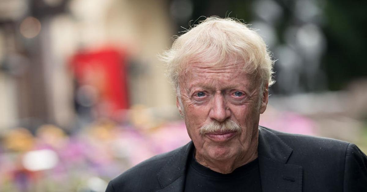Nike co-founder Phil Knight remembers Dan Wieden | Advertising Nike co-founder Phil Knight remembers Dan Wieden | Advertising