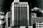 1963年,文...