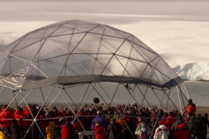 Watch a short video of the concert, as part of the brand’s Música Zero initiative