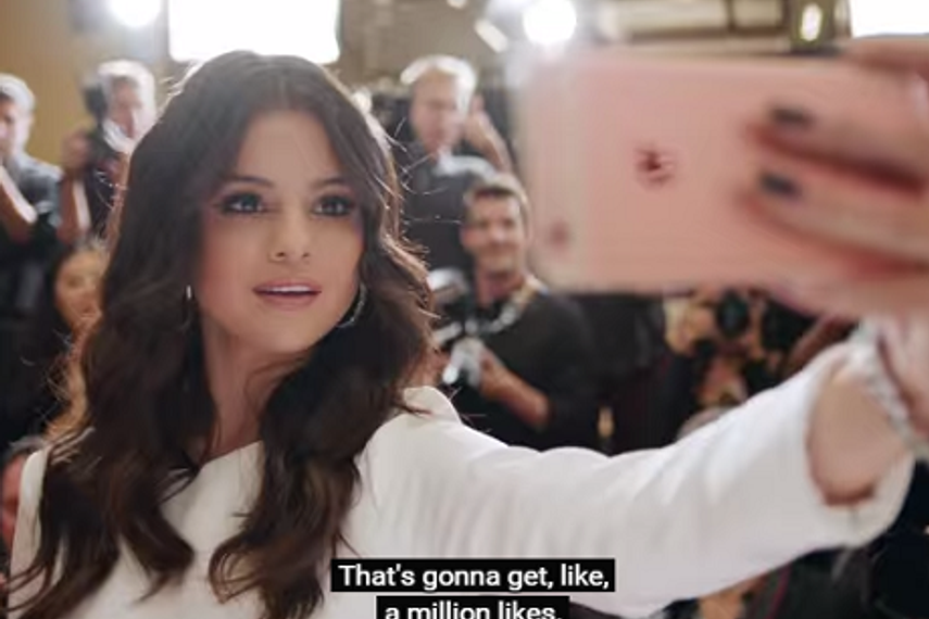 Apple aired the first ad for the new iPhone 6S during its keynote this week, featuring singer Selena Gomez and US comedian Bill Hader.