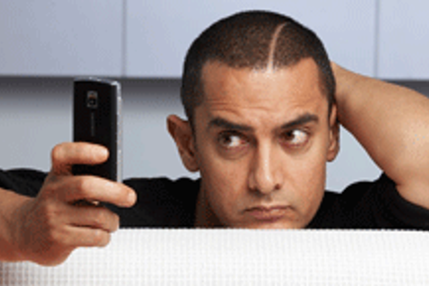 Samsung gets Aamir to croon for new TVC