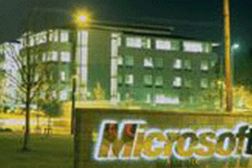 Microsoft, Yahoo ink ten year revenue sharing deal