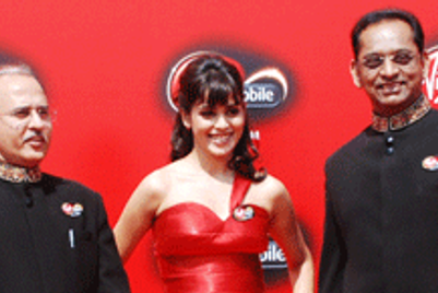Ranbir Kapoor, Genelia D'Souza to endorse Virgin Mobile