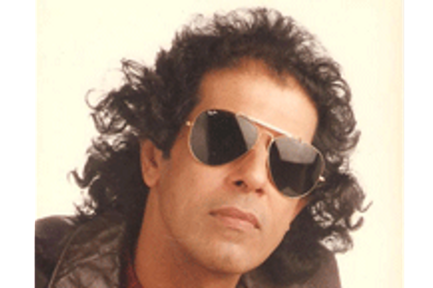 Weekend happenings: Gary Lawyer at Blue Frog