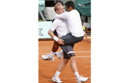 Sports on TV: Watch Leander Paes at the French Open finals