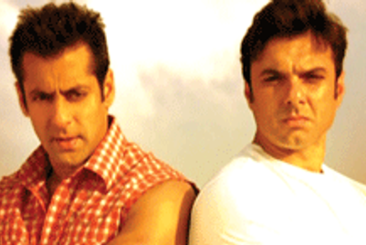 Force Motors ropes in Khan brothers for their new ad campaign