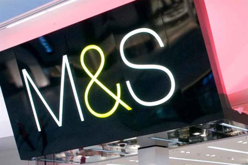 Marks & Spencer: Muslim staff issue sparks social media outburst