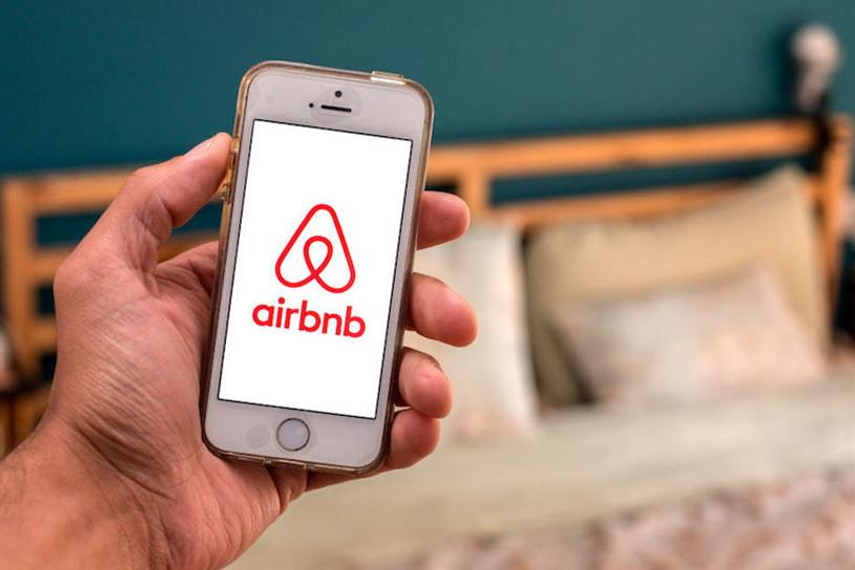Airbnb said it will house 20,000 Afghan refugees around the world (image via Getty)