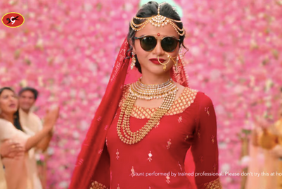 A bride shows her guests how she’s Eveready