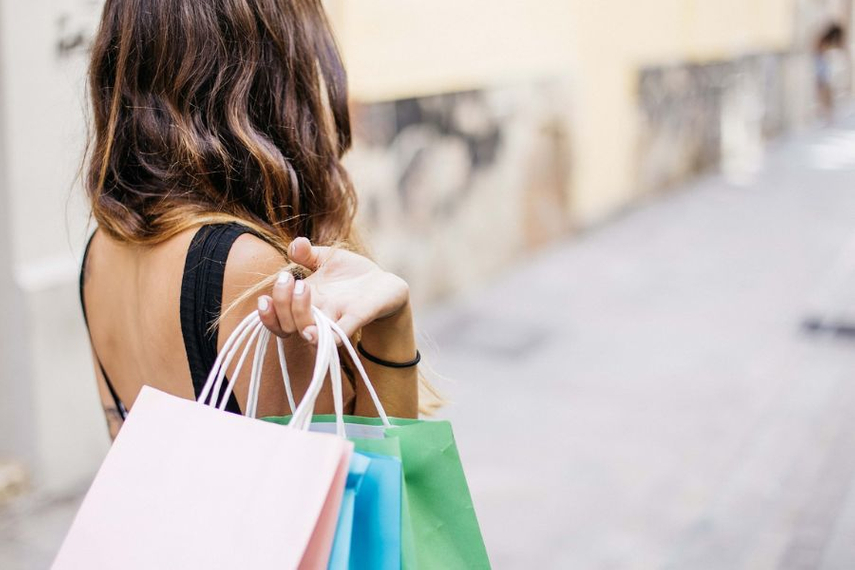 According to the survey, 45% of consumers expect brands to anticipate needs and proactively communicate. Image source: Pixabay