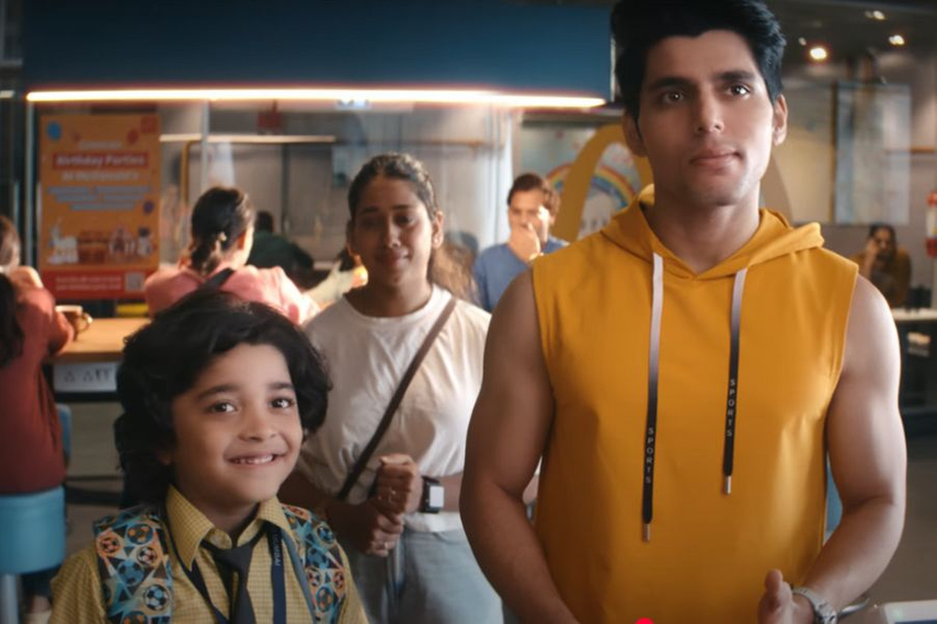 The QSR giant taps India’s protein obsession with customisable, veg-friendly burger slices co-starring chef Sanjeev Kapoor.