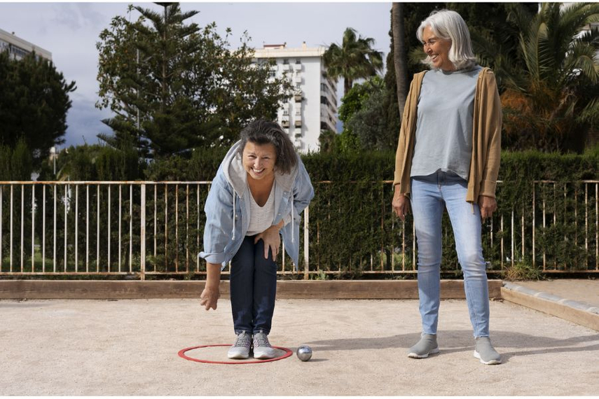 Ageism in advertising is not just a moral misstep; it's a strategic blunder. Image source: Freepik.