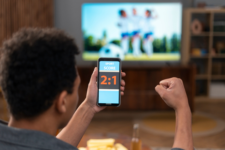 The pay-TV segment has been experiencing an erosion of its subscriber base with many viewers moving to over-the-top (OTT) platforms or free dish services. Image credit: Freepik.com